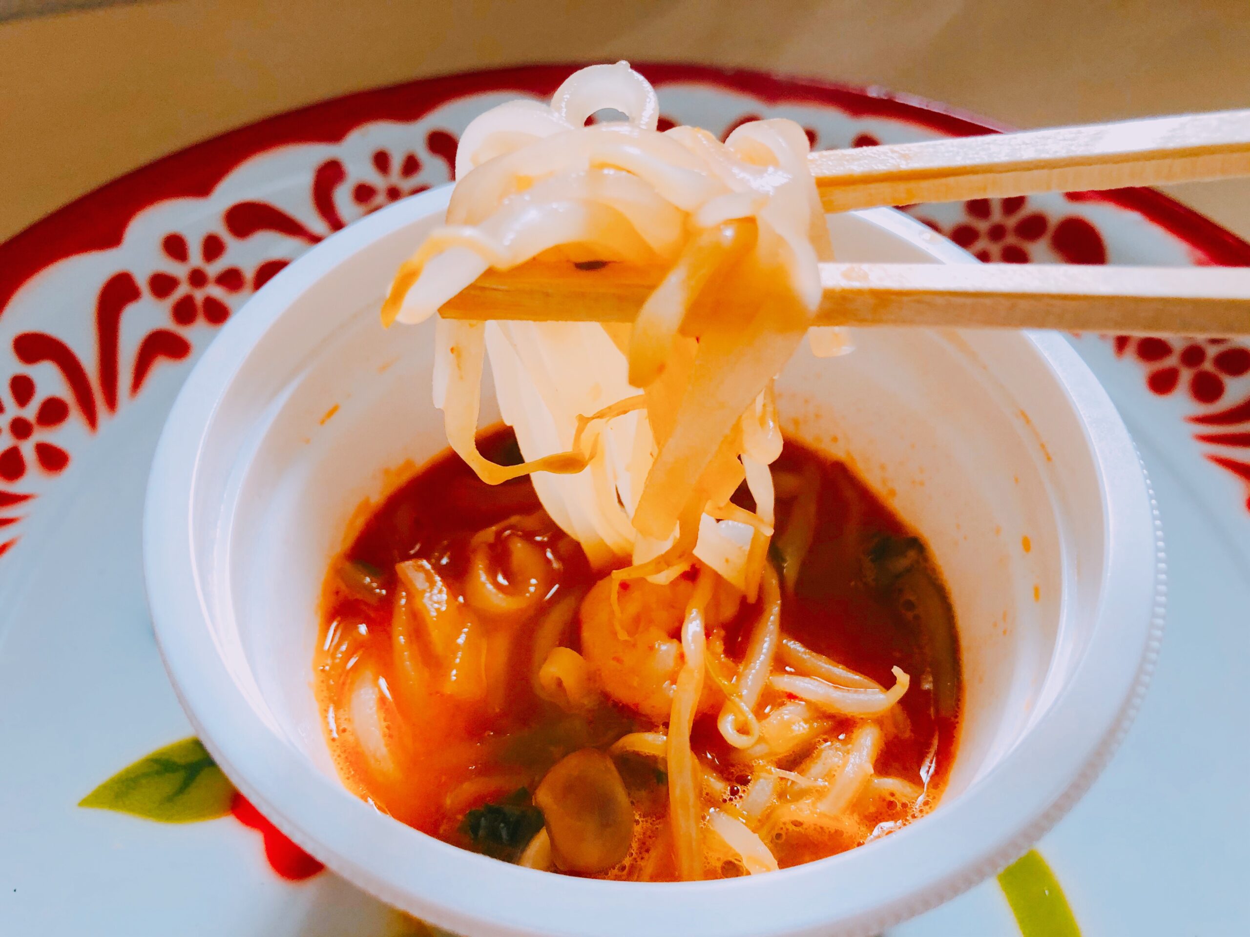 セブンイレブンでトムヤムクンフォーを発見!食レポします By,東南アジアグルメ大好き北新地ホステスのブログ